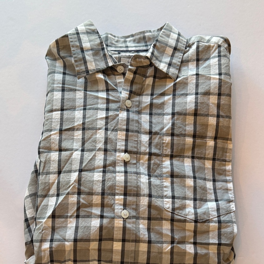 Amazon Essentials Men's Gray Plaid Button-Down Shirt